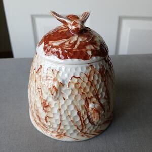 Arnel's Ceramic Beehive Honey Pot with lid vintage 60s 70s marbled signed